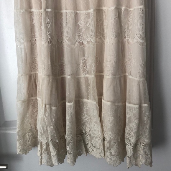 Cream color lace dress - Picture 3 of 7